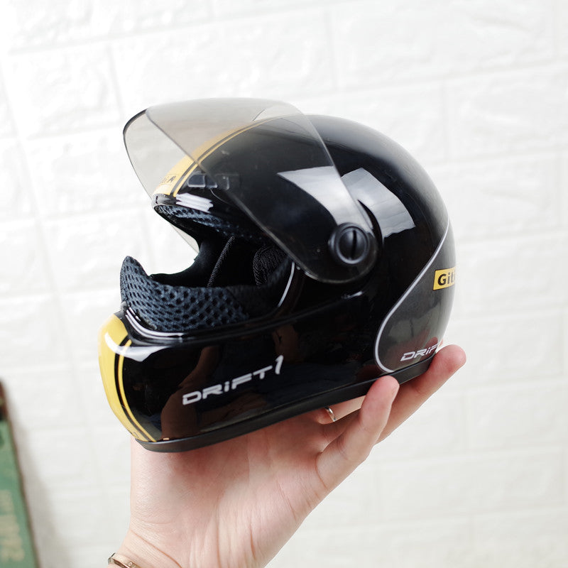 Pet Helmet for Cats - TikTok Photo Prop, Small Size